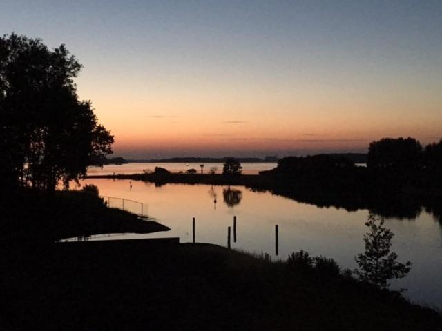 Appartement Aan Jachthaven Met Zicht Op Veerse Meer Arnemuiden Exterior foto